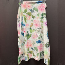 Load image into Gallery viewer, Floral Nursing Cover
