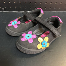 Load image into Gallery viewer, Girls Flower Shoes
