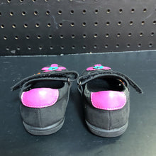 Load image into Gallery viewer, Girls Flower Shoes
