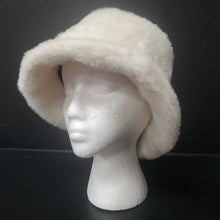Load image into Gallery viewer, Girls Fuzzy Hat
