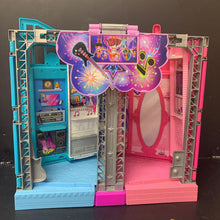 Load image into Gallery viewer, Rock n Royals Transforming Stage Playset
