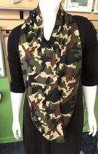Load image into Gallery viewer, Girls Camo Infinity Scarf
