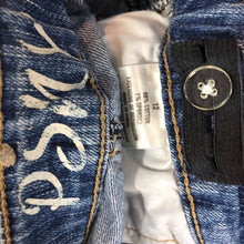 Load image into Gallery viewer, denim shorts
