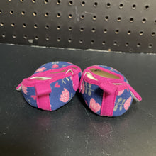 Load image into Gallery viewer, Girls Flower Shoes
