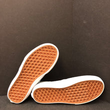 Load image into Gallery viewer, Girls Heart Slide On Shoes
