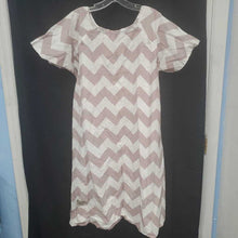 Load image into Gallery viewer, Labor &amp; Delivery Chevron Hospital Gown (Mod Mum)
