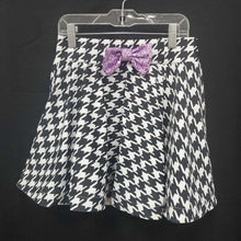 Load image into Gallery viewer, Jrs. 2pc Patterned Outfit
