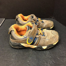Load image into Gallery viewer, Boys Velcro Shoes

