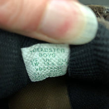 Load image into Gallery viewer, Boys Velcro Shoes
