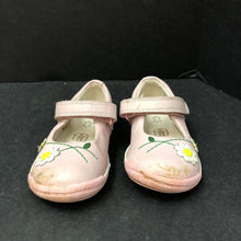 Load image into Gallery viewer, Girls Flower Shoes

