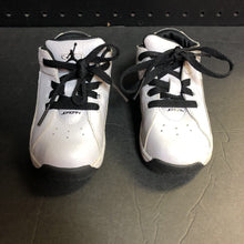 Load image into Gallery viewer, Boys Jordan Old School Sneakers
