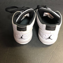 Load image into Gallery viewer, Boys Jordan Old School Sneakers
