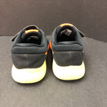 Load image into Gallery viewer, Girls Revolution 4 Sneakers
