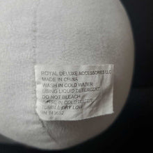 Load image into Gallery viewer, Unicorn Plush (Royal Deluxe Accessories)
