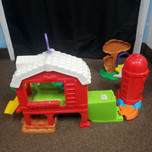 Load image into Gallery viewer, Grow &amp; Learn Farm playset
