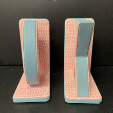 Load image into Gallery viewer, XO bookends
