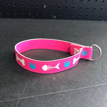 Load image into Gallery viewer, Fish Bone Paw Print Collar
