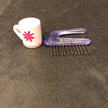 Load image into Gallery viewer, Hair Comb &amp; Cup for 18" Doll
