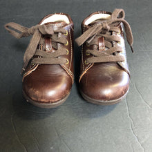 Load image into Gallery viewer, Boys shoes
