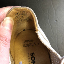 Load image into Gallery viewer, Womens Sneakers
