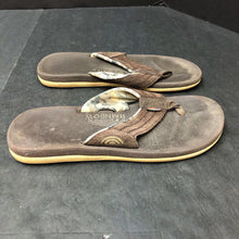 Load image into Gallery viewer, Girls Camo Sandals
