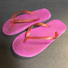 Load image into Gallery viewer, Girls Flip Flops
