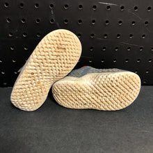 Load image into Gallery viewer, Boys Rival Sneakers
