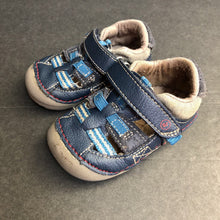 Load image into Gallery viewer, Boys Velcro Shoes
