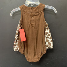 Load image into Gallery viewer, Giraffe onesie outfit
