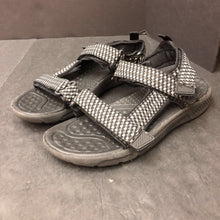 Load image into Gallery viewer, Boys Sandals
