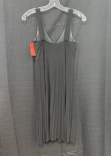 Load image into Gallery viewer, Pleated dress
