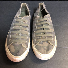 Load image into Gallery viewer, Girls Camo Shoes
