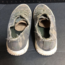 Load image into Gallery viewer, Girls Camo Shoes
