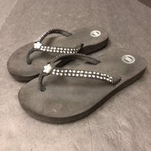 Load image into Gallery viewer, Girls Rhinestone Flip Flops
