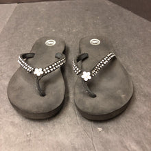 Load image into Gallery viewer, Girls Rhinestone Flip Flops
