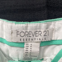 Load image into Gallery viewer, Casual shorts
