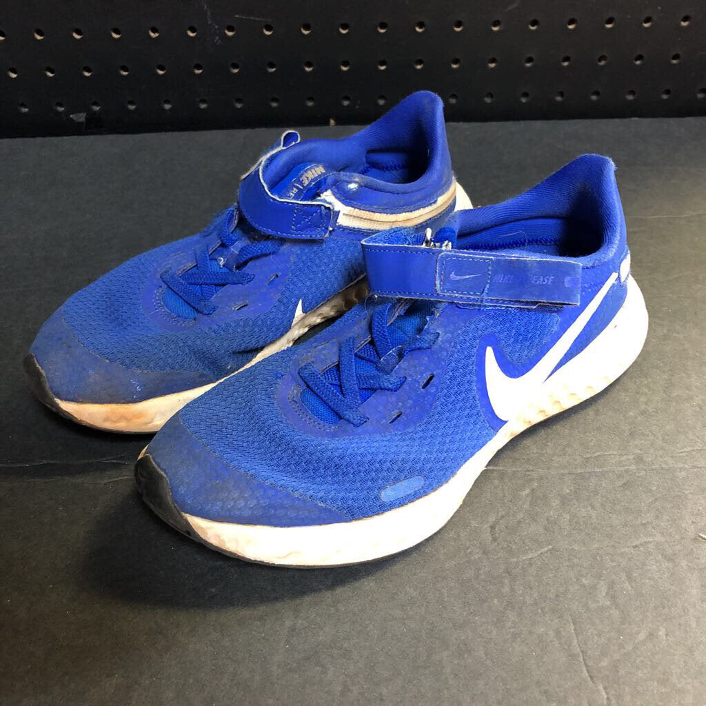 Boys Revolution 5 Flyease Running Sneakers