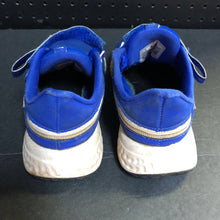Load image into Gallery viewer, Boys Revolution 5 Flyease Running Sneakers
