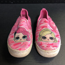 Load image into Gallery viewer, Girls Camo Shoes
