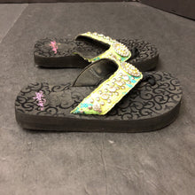 Load image into Gallery viewer, Girls Rhinestone Flip Flops
