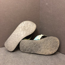 Load image into Gallery viewer, Girls Rhinestone Flip Flops
