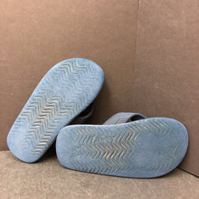 Load image into Gallery viewer, Boys Striped Flip Flops
