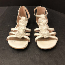 Load image into Gallery viewer, Girls Flower Sandals
