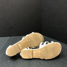 Load image into Gallery viewer, Girls Flower Sandals
