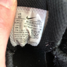 Load image into Gallery viewer, Boys Court Borough Low 2 Sneakers
