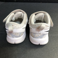Load image into Gallery viewer, Boys Free Run 2 Sneakers
