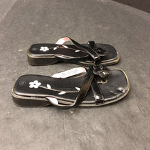 Load image into Gallery viewer, Girls Flower Sandals

