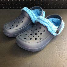 Load image into Gallery viewer, Boys Lined Slip On Shoes (Aldi)
