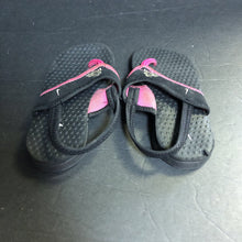 Load image into Gallery viewer, Girls Flower Sandals
