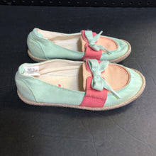 Load image into Gallery viewer, Girls Bow Slip On Shoes
